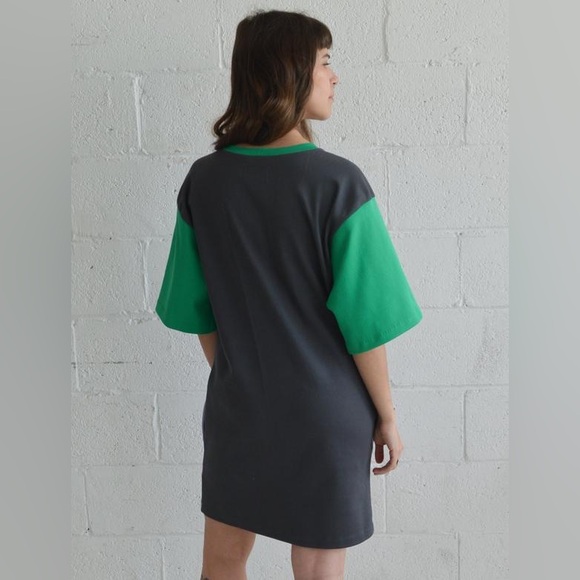 Odeyalo oversized colour block tee dress - Picture 6 of 6